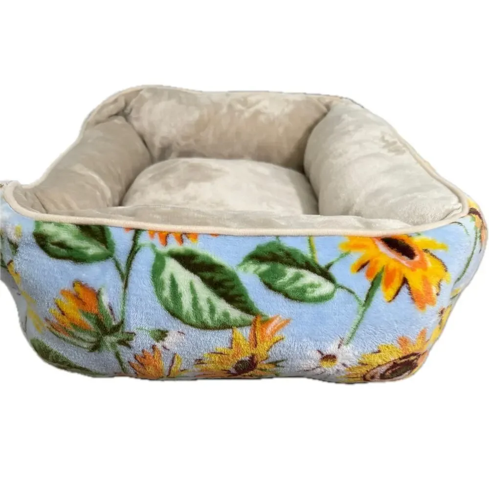 Vera Bradley Pet Bed in Sunflower Sky - Small - Medium - 26200 Lt. Blue Yellow
